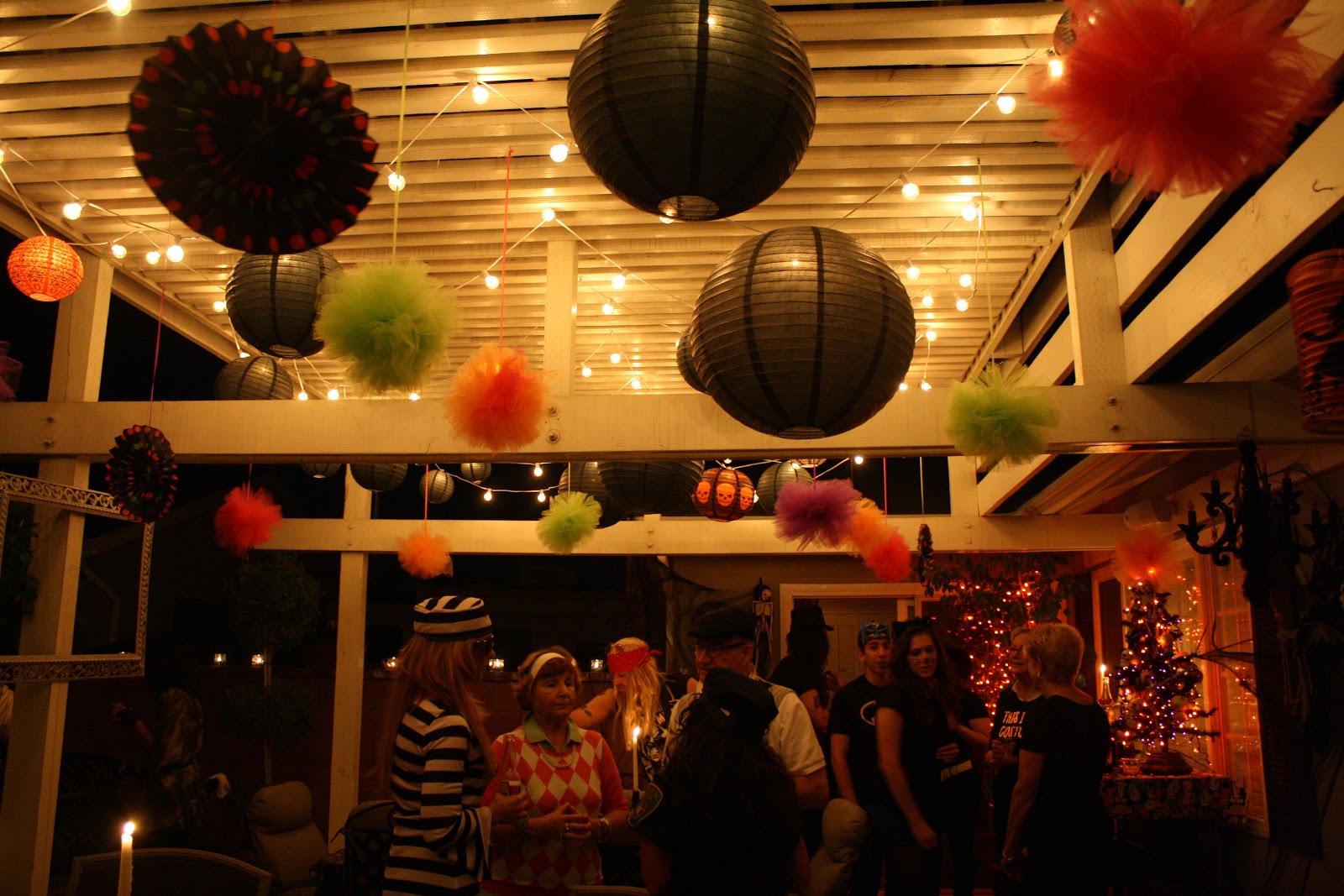 Sunny Simple Life: 80s Themed Halloween Party